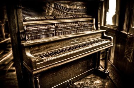 piano berjamur