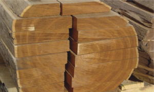 kayu jati muda yang sudah diolah dan siap dijadikan furiture atau bahan lainnya